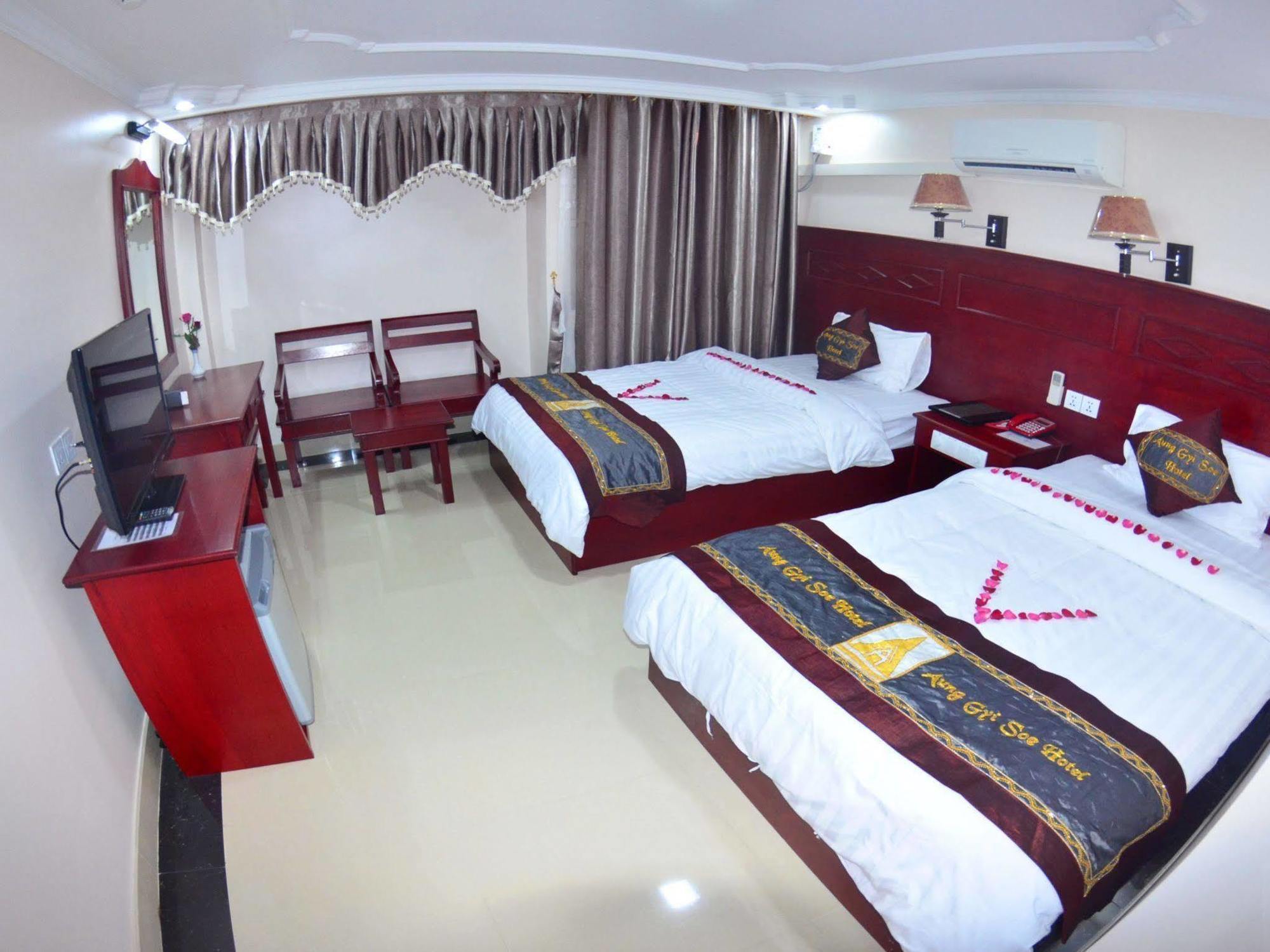 Aung Gyi Soe Hotel Mandalay Buitenkant foto